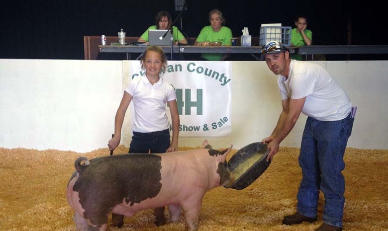 The Pippins Family with the Grand Champion at the 2015 Chowan County, NC 4-H Show