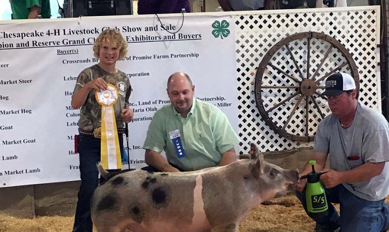 Hunter Ross with the 4th Overall Market Hog at the 2017 Chesapeake, VA Livestock Show