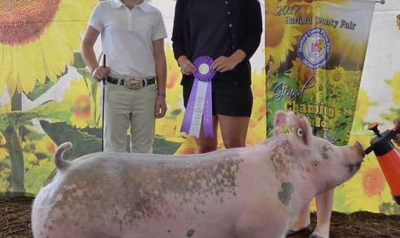 The Grimmel Family with the Grand Champion at the 2017 Harford Co., MD Livestock Show