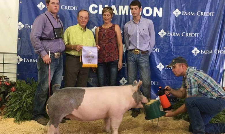 Zach McCall with the Reserve Champion Gilt at the 2017 VA State Fair