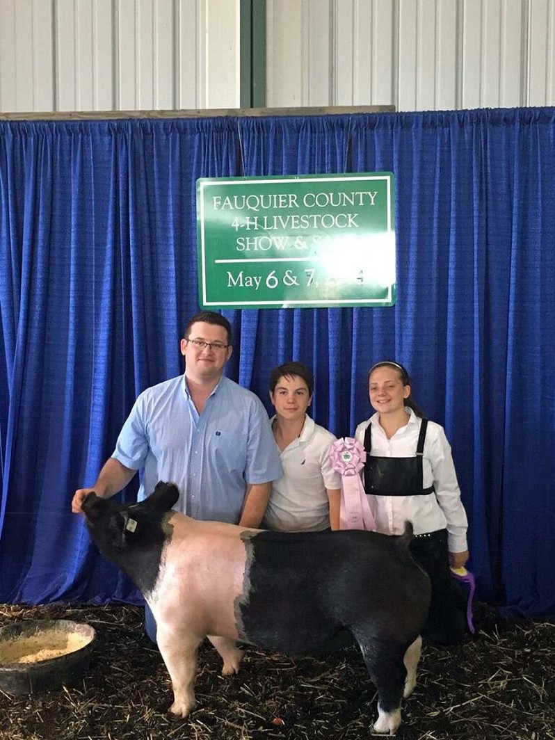 Riley Hines with the Reserve Champion at the 2018 Fauquier County, VA 4-H Livestock Show