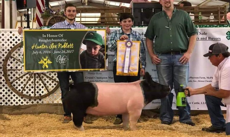 Addison Naas with the  Reserve Champion at the 2019 Chesapeake, VA 4-H Livestock Show