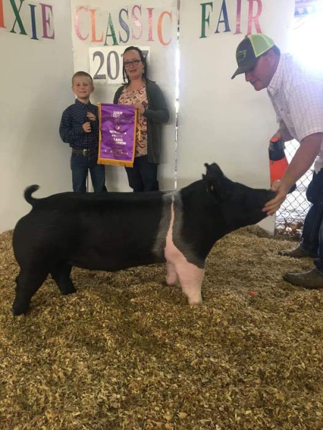 Ashton Seal with the Grand Champion at the 2017 Dixie Classic