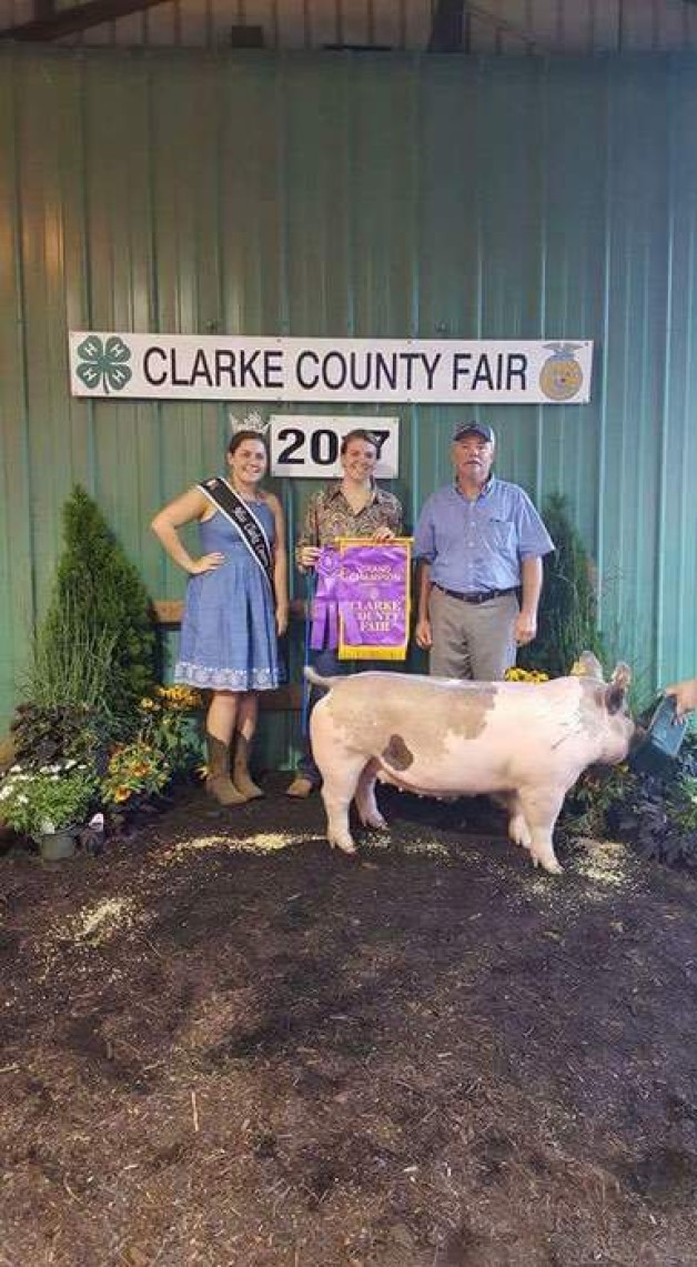 Mallory Unger with the Grand Champion at the 2017 Clarke County Fair